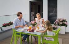 Обеденный стол для кафе